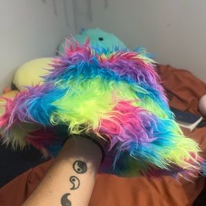 fuzzy festival & rave bucket hat
